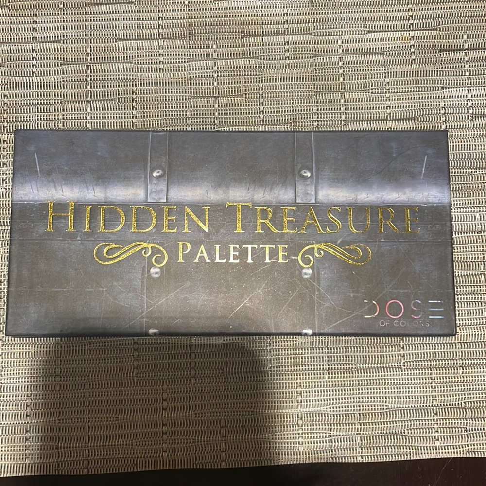 Dose of Colors Hidden Treasure Palette